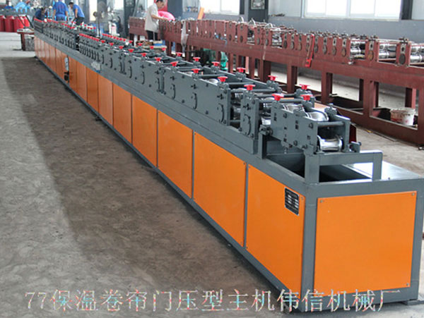 77保溫卷簾門(mén)機(jī)組流水線 77保溫卷簾門(mén)機(jī)組流水線