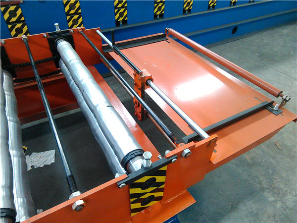 828型琉璃瓦壓瓦機(jī)